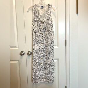 Black and White button down linen tank dress from Old Navy with pockets
